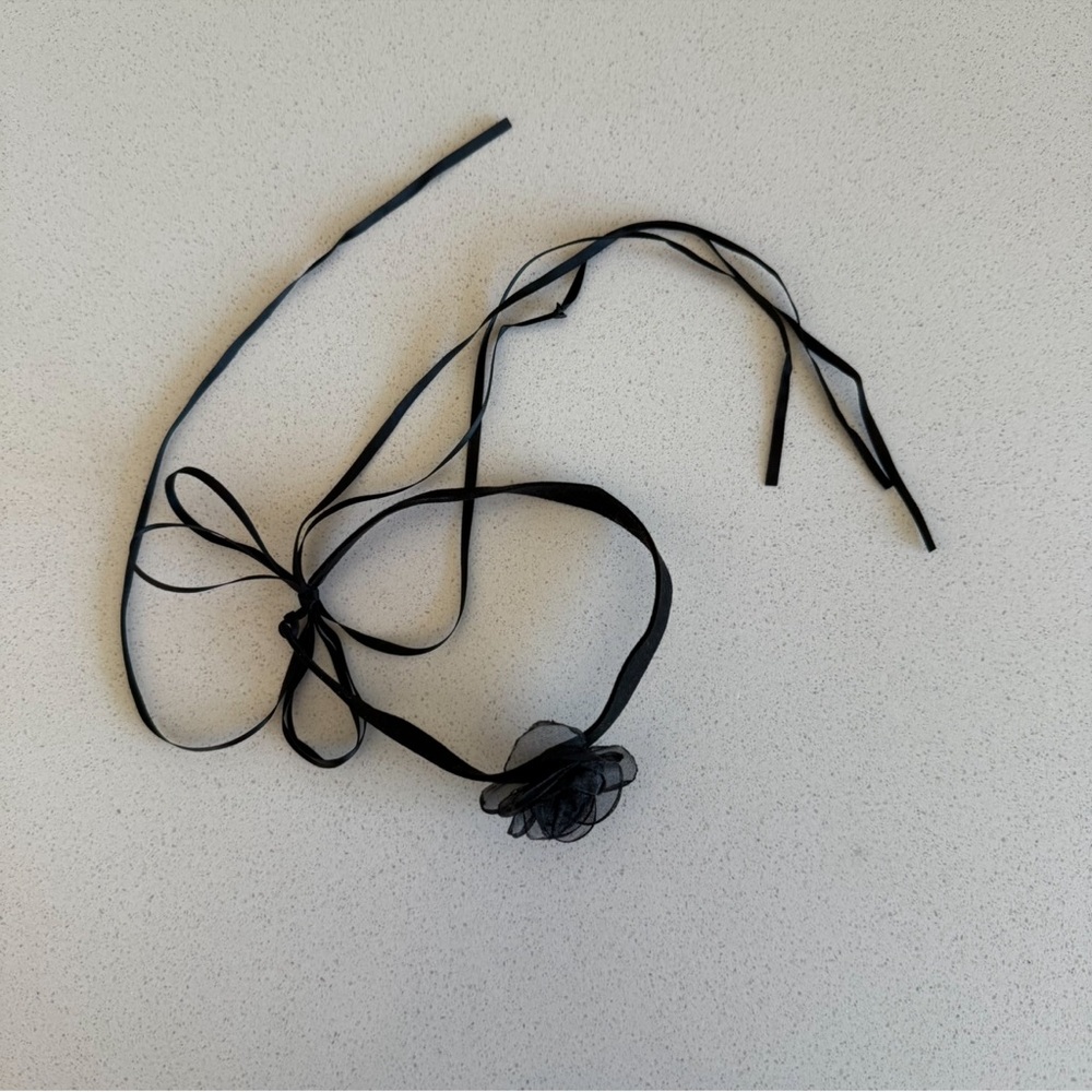 Gemini Jewels Black Rose Choker - Picture 4 of 5